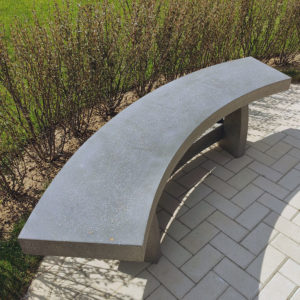 бетонная скамейка